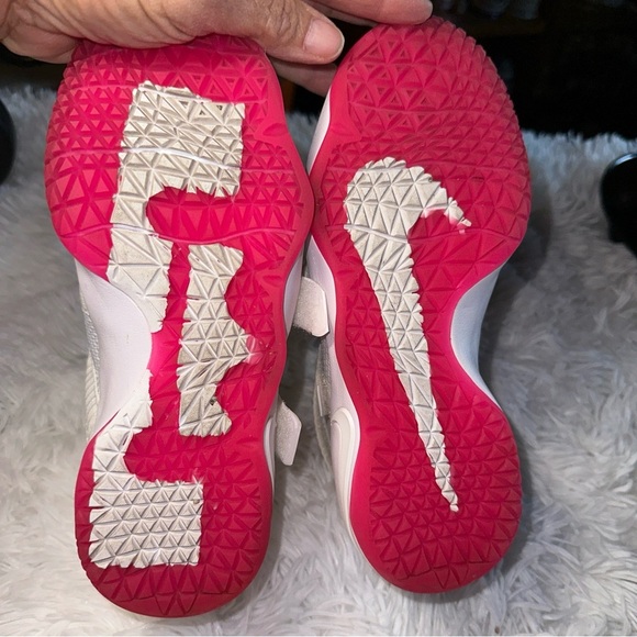 Nike 'Lebron Soldier 11' Kay Yow GS  918369-102 White Pink Cancer Sz 3y 4.5 Wm - Picture 10 of 12